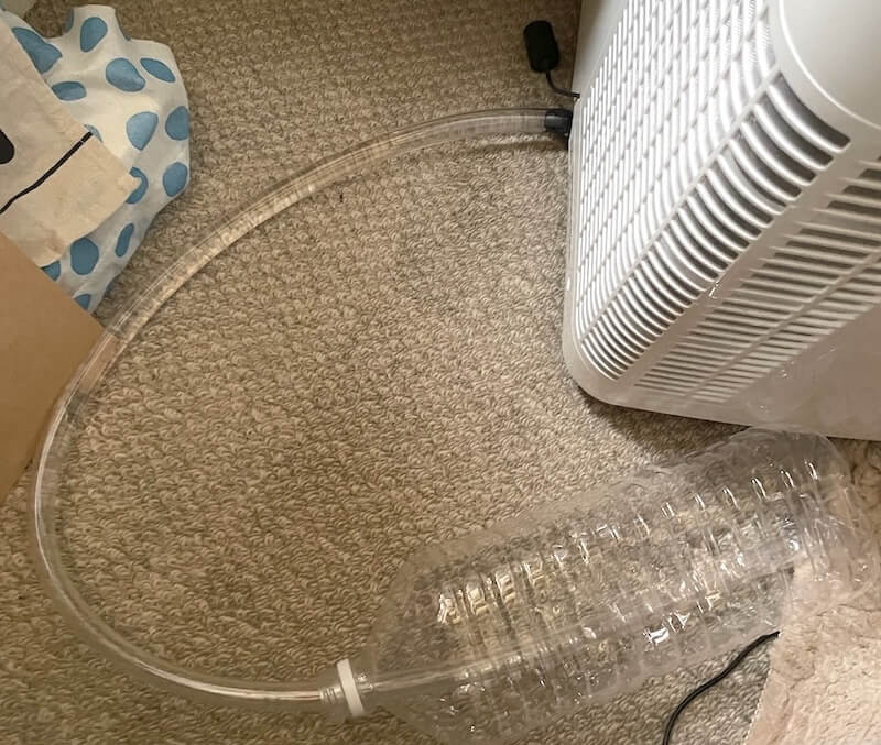 スポットクーラーの排水テスト　ホースを使用