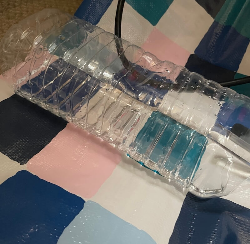 スポットクーラーの排水口にペットボトルをつけてみた